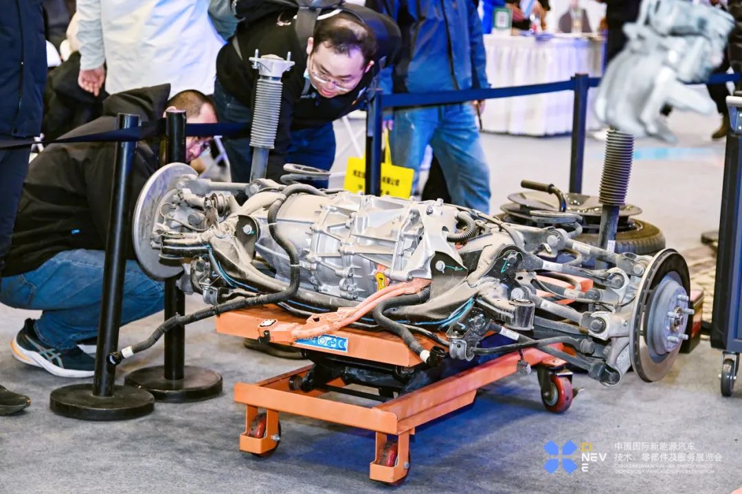 CINEVE 2025's Vehicle Disassembly Event Goes Viral! 60,000 Attendees and Over 100 Million Online Views!